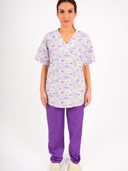 Μπλούζα Νοσηλευτών Με Σχέδιο Μοβ Καρδιές Μπλούζα Νοσηλευτών Με Σχέδιο Μοβ Καρδιές