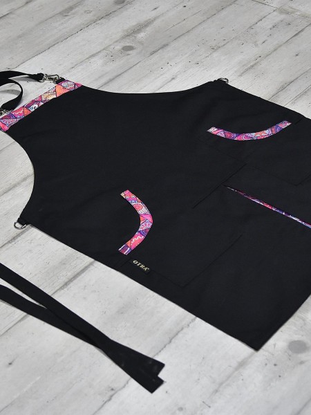 Ολόσωμη Ποδιά Χιαστί Με Ροζ Λεπτομέρειες Ολόσωμη Ποδιά Χιαστί Με Ροζ Λεπτομέρειες