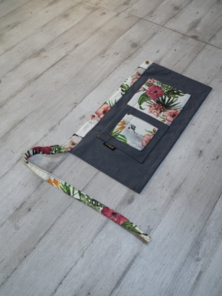 Ποδιά Μέσης Κοντή Γκρι Με Σχέδιο Λουλούδια Ποδιά Μέσης Κοντή Γκρι Με Σχέδιο Λουλούδια