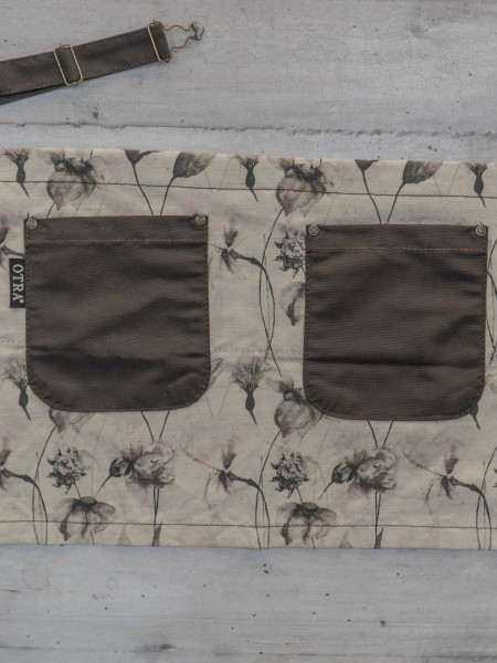 Ποδιά Μέσης Κοντή Καφέ Με Σχέδιο Γκρι Λουλούδι Ποδιά Μέσης Κοντή Καφέ Με Σχέδιο Γκρι Λουλούδι